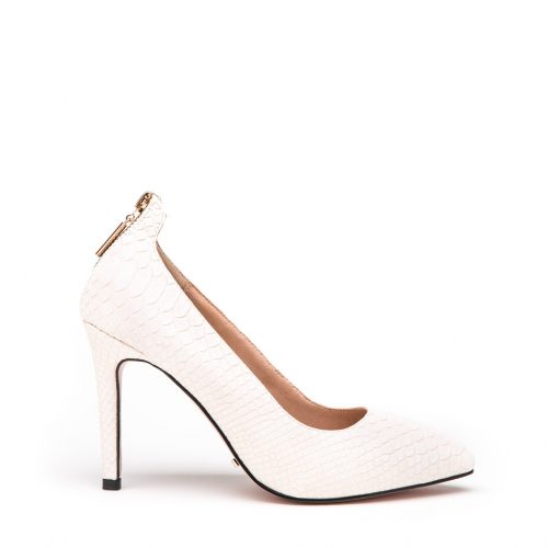 white pump with serpentine effect